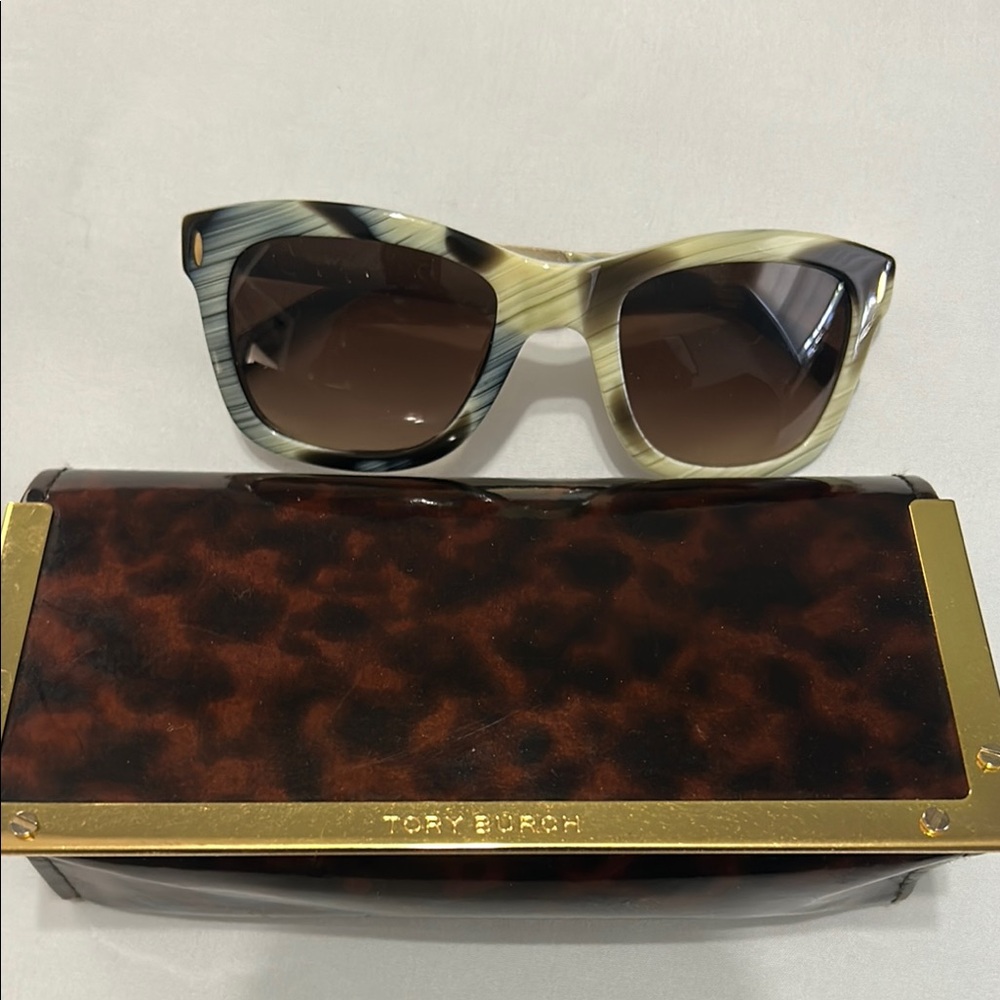 Tory Burch Sunglasses with Tortoise Shell Case